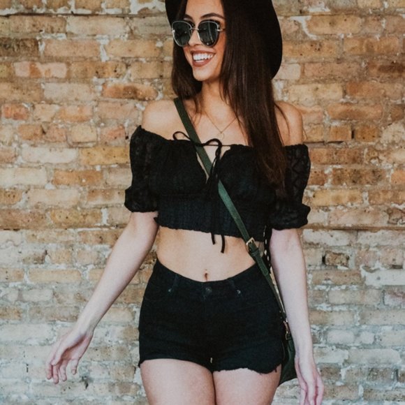 Distressed denim shorts - Picture 3 of 10